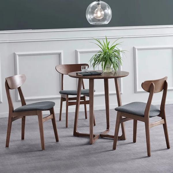 Traditional Dark Brown Wood Dining Chairs For Kitchen And Restaurant