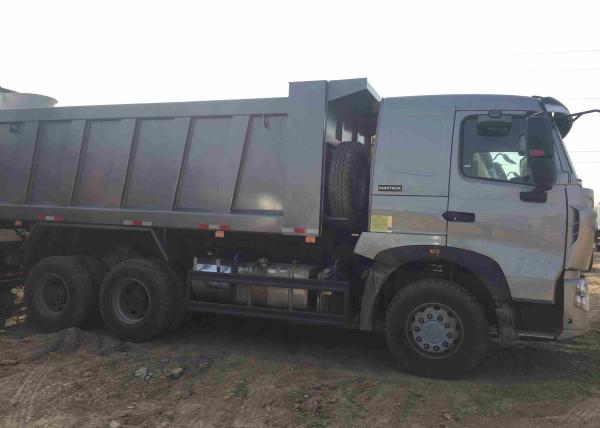 Powerful 371 Horse Power Heavy Duty Dump Truck For Construction And Transportation