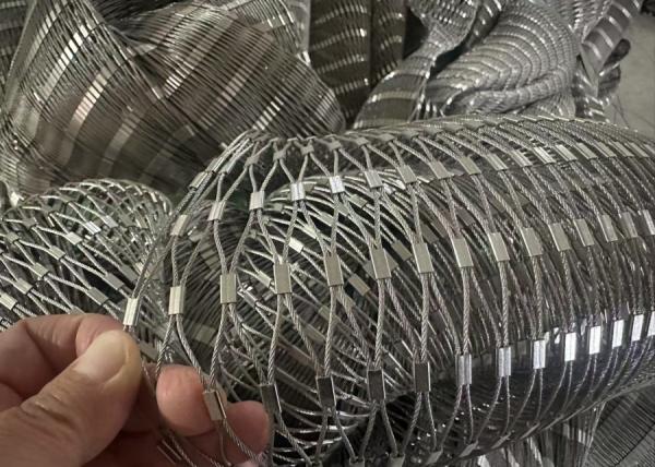 22mm*22mm Corrosion Resistant SS304 Knotted Steel Cable Mesh for Staircase Fence with Flexible Structure and Easy Installation