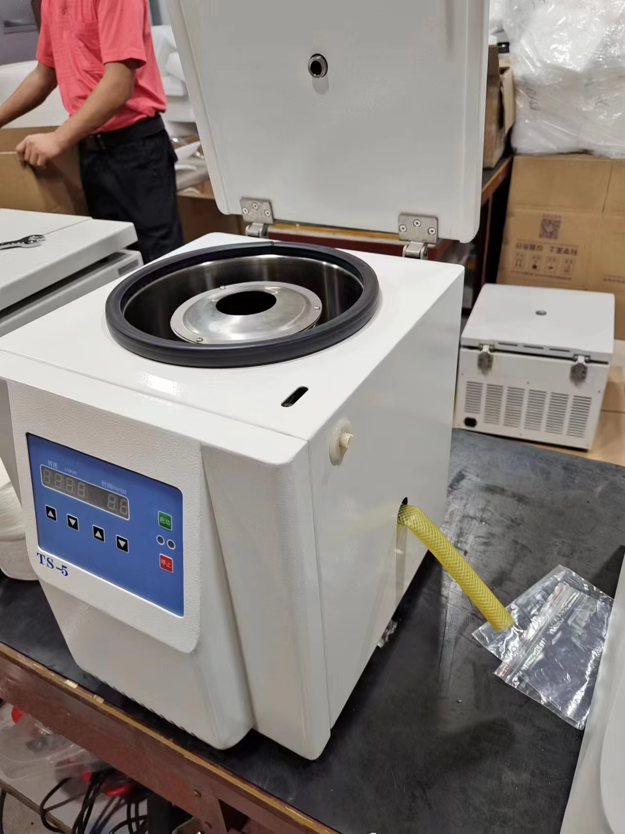 Cenlee Laboratory Low Speed Brushless Motor Stainless Steel Portable Filter Centrifuge for Oil Separation Solid Material Removal
