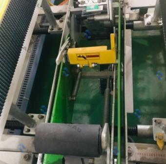 Máquina automática de fecho de caixas dobradas, de vedação e de fixação de correias Tipo acionado a eletricidade Para embalagens