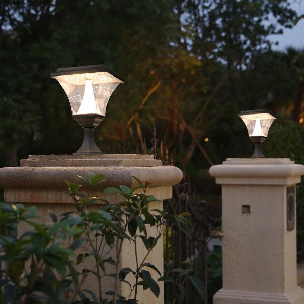Die Cast Aluminium 30W Solar Pillar Light Garage Fence Decoration post lamp