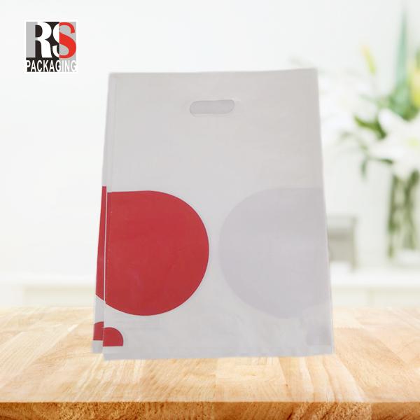 Sacs de T-shirts en plastique recyclables durables, écologiques et à poignée plate perforée