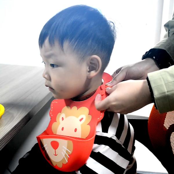 Customized Baby Silicone Bibs Food Grade Waterproof Toddlers BPA Free Bibs
