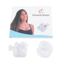 Des appareils pour le traitement des dents à support orthodontique en saphir monocristallin