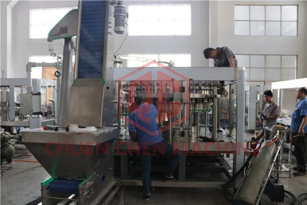 Double Vaccum Plastic Bottle Carbonated Beverage Filler With Counter Pressure Method