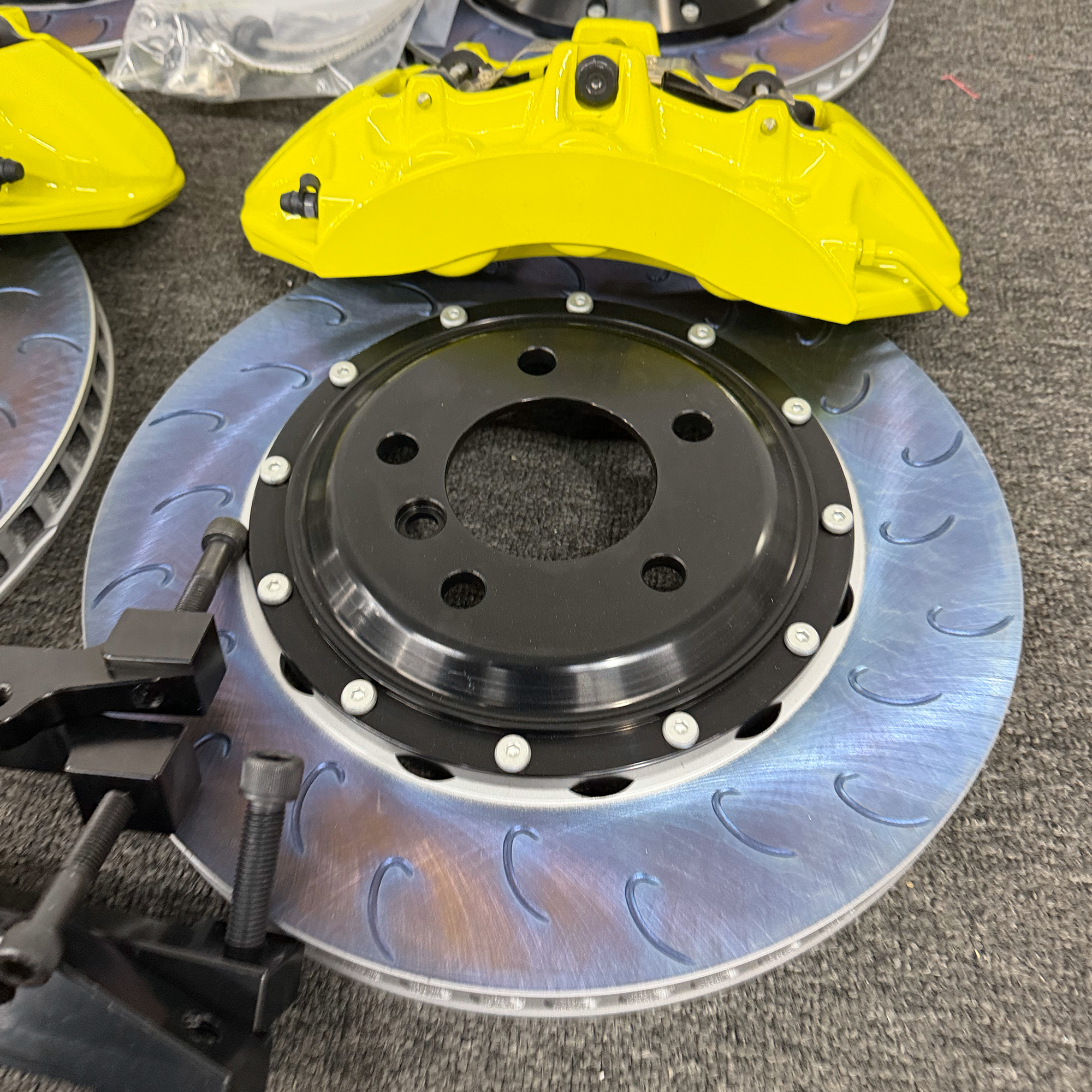 Factory Custom For Brembo Caliper V6 F40 For Audi A4 OEM 8K0615123H Big Brake Kit