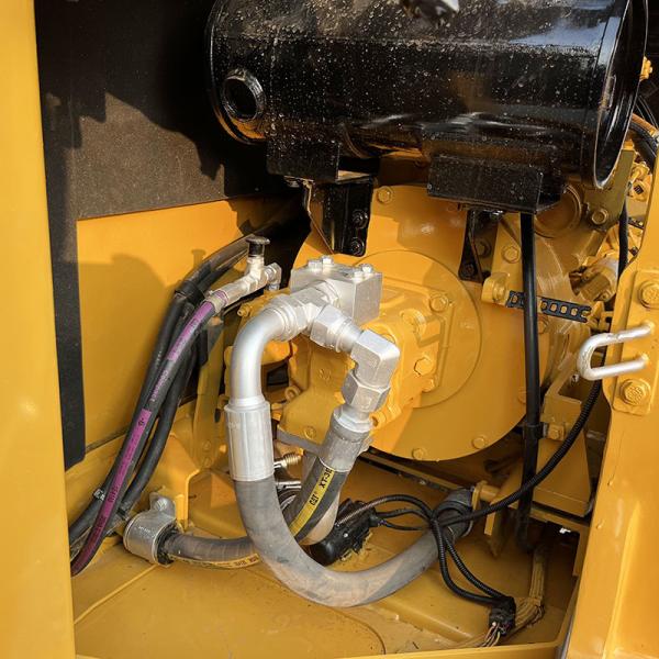 Used Caterpillar 307E2 crawler Excavator 135L Fuel Tank Capacity 42kw Rated power