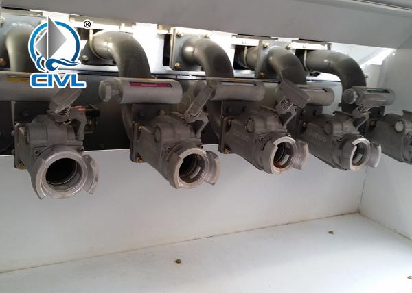White Fuel Tanker Truck 15000L SINOTRUK HOWO OIL TANK TRUCK 4X2 15000L