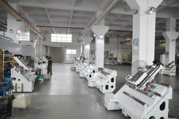 高精度機械加工用、最大旋削長500mmのCNC旋盤・フライス盤複合部品