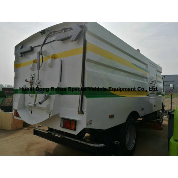 Multifunctional ISUZU Road Cleaning Truck , Vacuum Broom Sweeper Truck