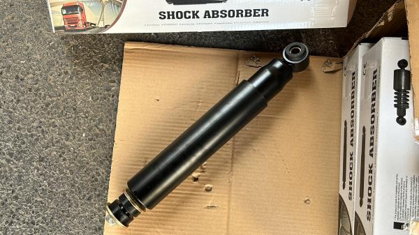 1370267 Shock Absorbers