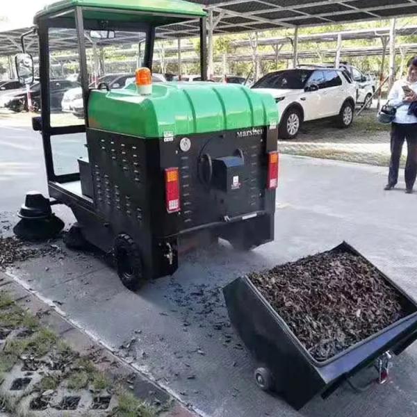 DQS19B 74.8 inch clean width Semi-enclosed Ride-on Floor Sweeper