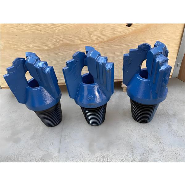 152 mm 6  3 ailes pas à pas traîner pour le forage de puits d'eau