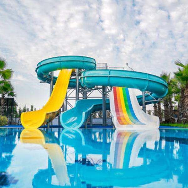 Équipement de parc aquatique commercial Tubes de glissement en fibre de verre pour adultes