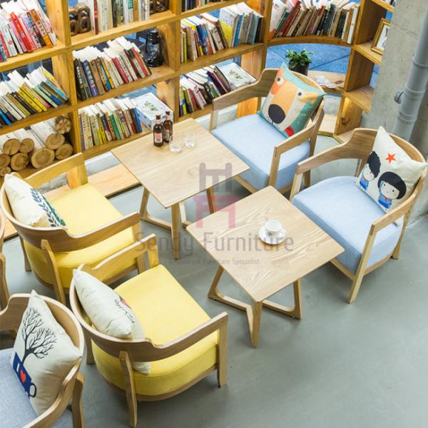 Кресло кожи Брауна черноты твердой древесины, одиночная деревянная софа рамки с огромной рукой