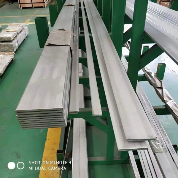 Cold Drawn 304 316L 201 Stainless Steel Flat Bar with Width 10-600mm and Hailrline Finishing