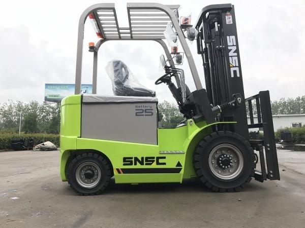 ニュージーランド市場とパフォーマンスのためのSnsc 2.5ton電気フォークリフトの固定装置