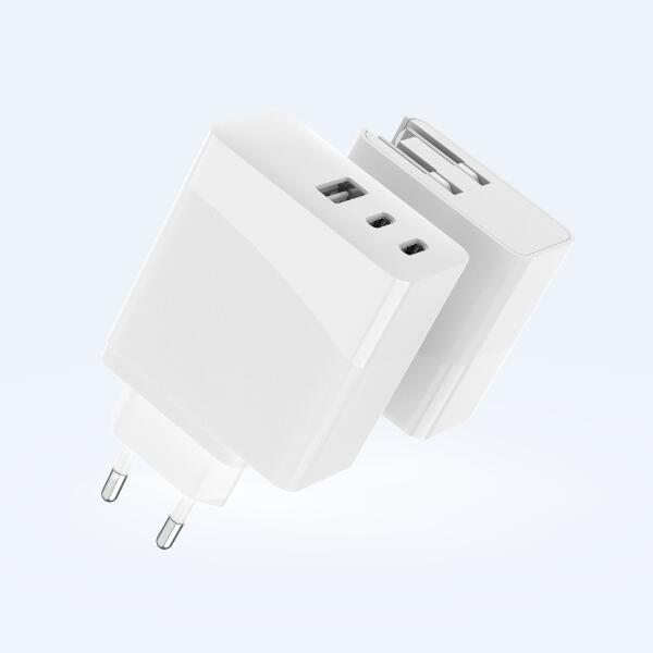 Anti Fire FCC DOE VI Triple Port 65W GaN Charger
