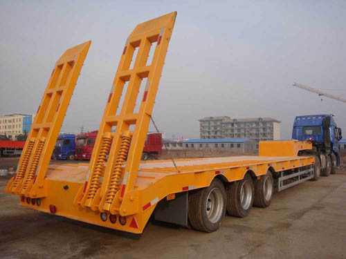 2/3/4Axles Low Flatbed Trailer With Jost Landing Gear And Fuwa Axle  40t-100t Payload Capacity