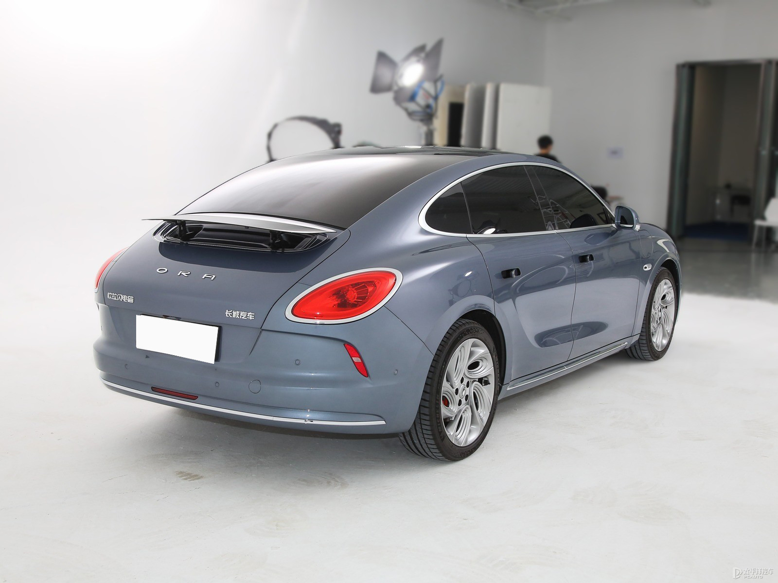 Автомобиль EV 600KM высокоскоростной электрический использовал кота молнии GreatWall Ora версии 4WD