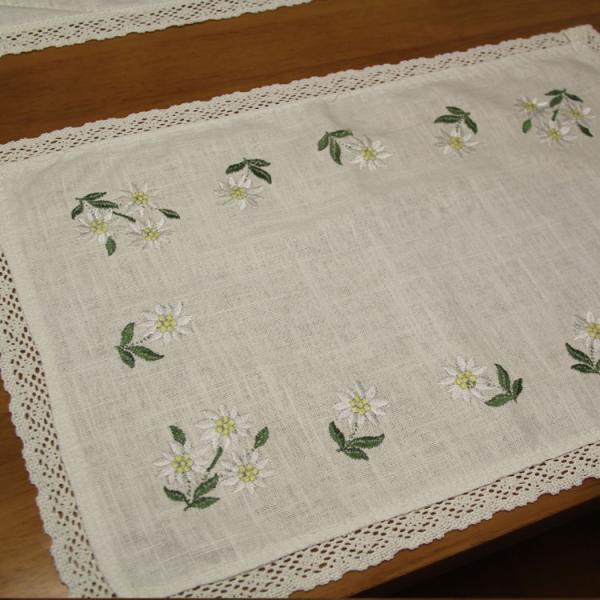 Embroidered Patchwork White Cotton Tablecloths Rectangular With Logo Customized