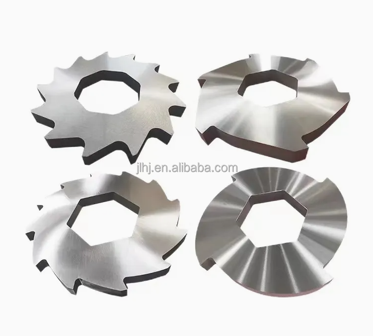 Déchiqueteuse de métaux légère et mince à charge lourde avec des tailles de sortie personnalisables et une large application pour le recyclage des déchets métalliques