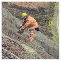SNS galvanisée roche de chutes de charges lourdes filet de protection passive clôture en treillis en gabion avec câble