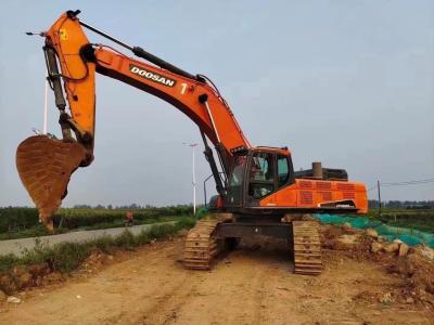Excavadora do Doosan DX520LC com peso de máquina de 52 toneladas