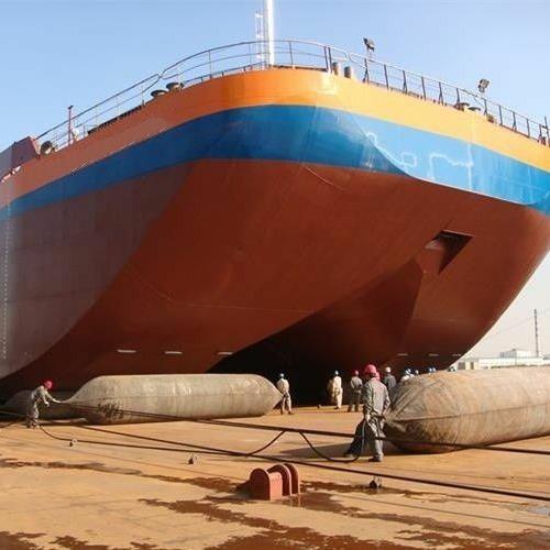 O navio que lança o rolo de borracha natural ensaca Marine Boat Airbag inflável
