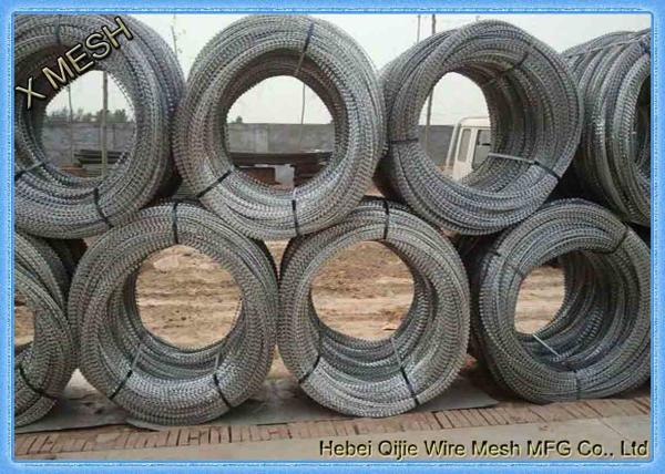 BTO22 Type High Tensile Barbed Wire , Welded Barbed Concertina Wire 75*150mm