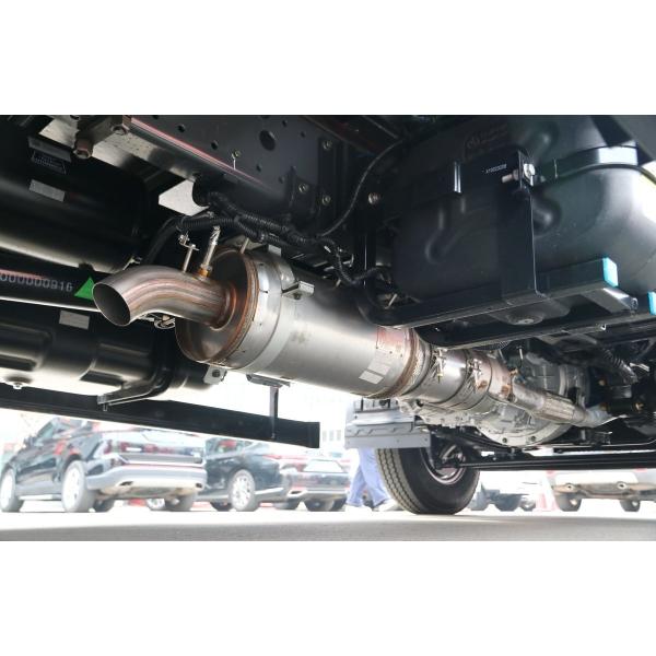 Foton Fence Box 151 Hp Подержанный легкий грузовик EURO 3 Плоская крыша 6 шины Левостороннее управление