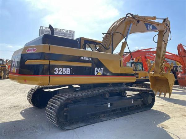 325bl usou CAT Excavators