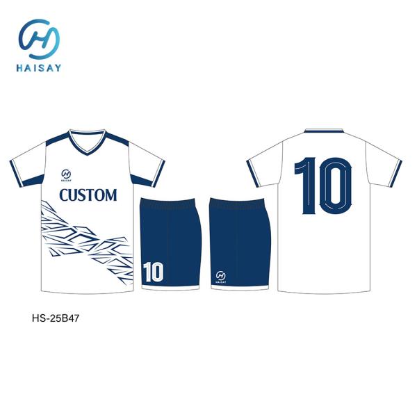 Créez des tenues d'équipe inoubliables : ensembles d'uniformes de football entièrement personnalisables — Combinez et assortissez les designs, les logos et les couleurs pour une présence inégalée sur le terrain.