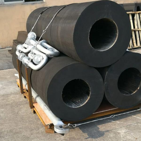 1000×2000mm Cylindrical Rubber Fenders Flexible Long Life Eco Friendly Material