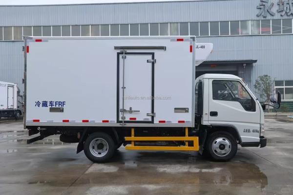 Camion frigorifique JMC 4X2  Camion congélateur Camion réfrigérateur