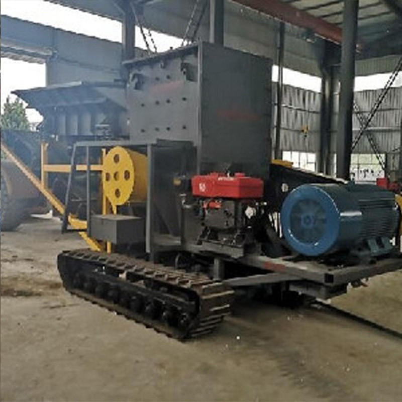 след Crawler 240t/H установил мобильную дробилку молотка для агрегатных карьеров
