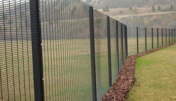 Galvanized Pvc Coated Anti Climb High Security Fence For Project