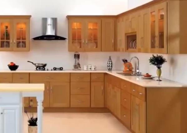 Os armários de cozinha modernos de Itália projetam com mobília branca da cozinha dos armários de armazenamento da despensa do forno da ilha