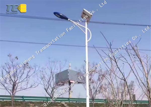 A estrada posta solar branca fresca ilumina a luz de rua 30w solar conduzida exterior de 6M