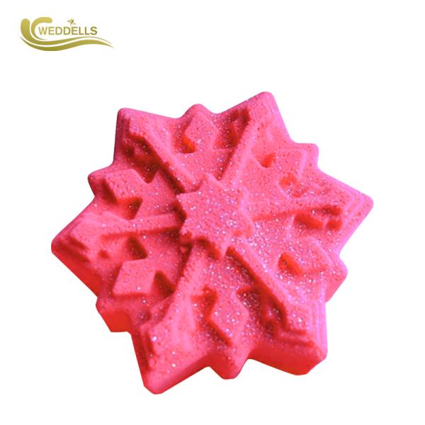 OEM Unique Shape Snowflake Bath Bomb With Flower Fragrance For Chrismas