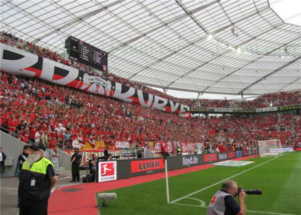 Inside Sport Arena Stadium LED Screens Perimeter Scrolling Message Boards P10 Smd 3 In 1