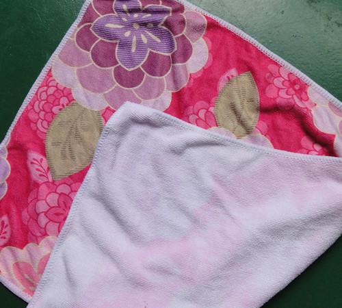 Weft knitted flower printed 30*60 microfiber cleaning cloth , microfiber home usaging towel