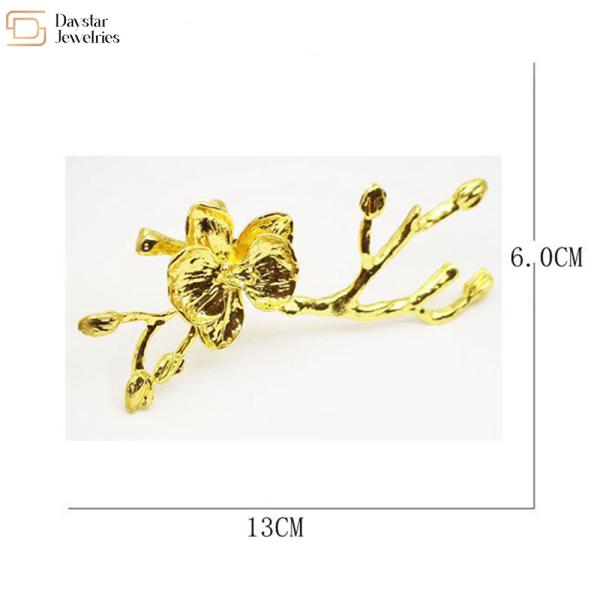 Кольца салфетки цветка цветения сливы металла для оформления обеденного стола