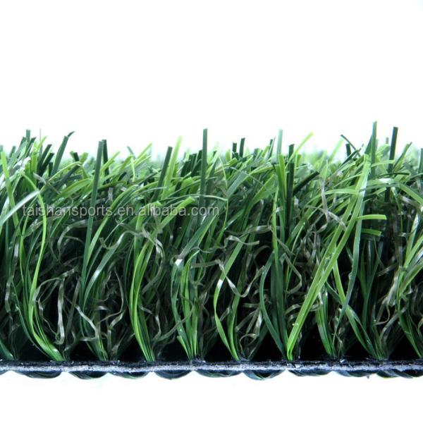Installation de vert artificiel de 60 mm en PE en gazon artificiel pour le terrain de football