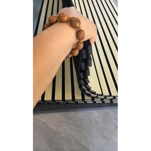 木材 柔らかい 曲がりくねた スラット式 壁カバー パネル 室内 騒音 制御 自然 木材 美学