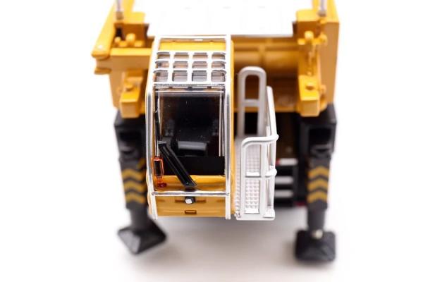 Shacman Heavy Industry 1:50SAC1600S All Ground Engineering Crane Alloy Collection Gift Model