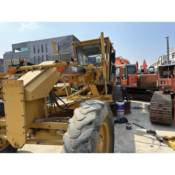 Original Color Used CAT 140H Motor Grader In Excellent Condition