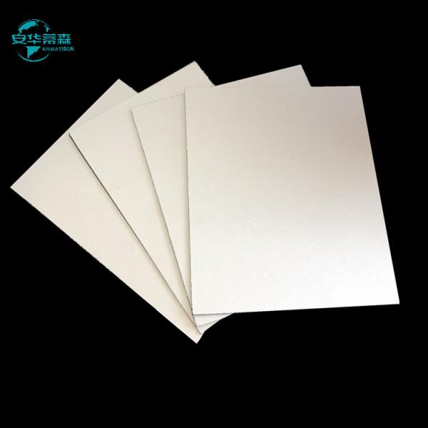 Clasificación B1 de polietileno ACP de 3 mm, resistente al impacto, de 1500 mm de longitud, con láminas de color sólido