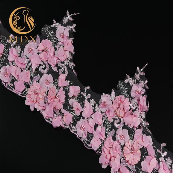 Forme a largura nupcial da guarnição 135cm do laço da flor 3D colorido feito a mão bordado